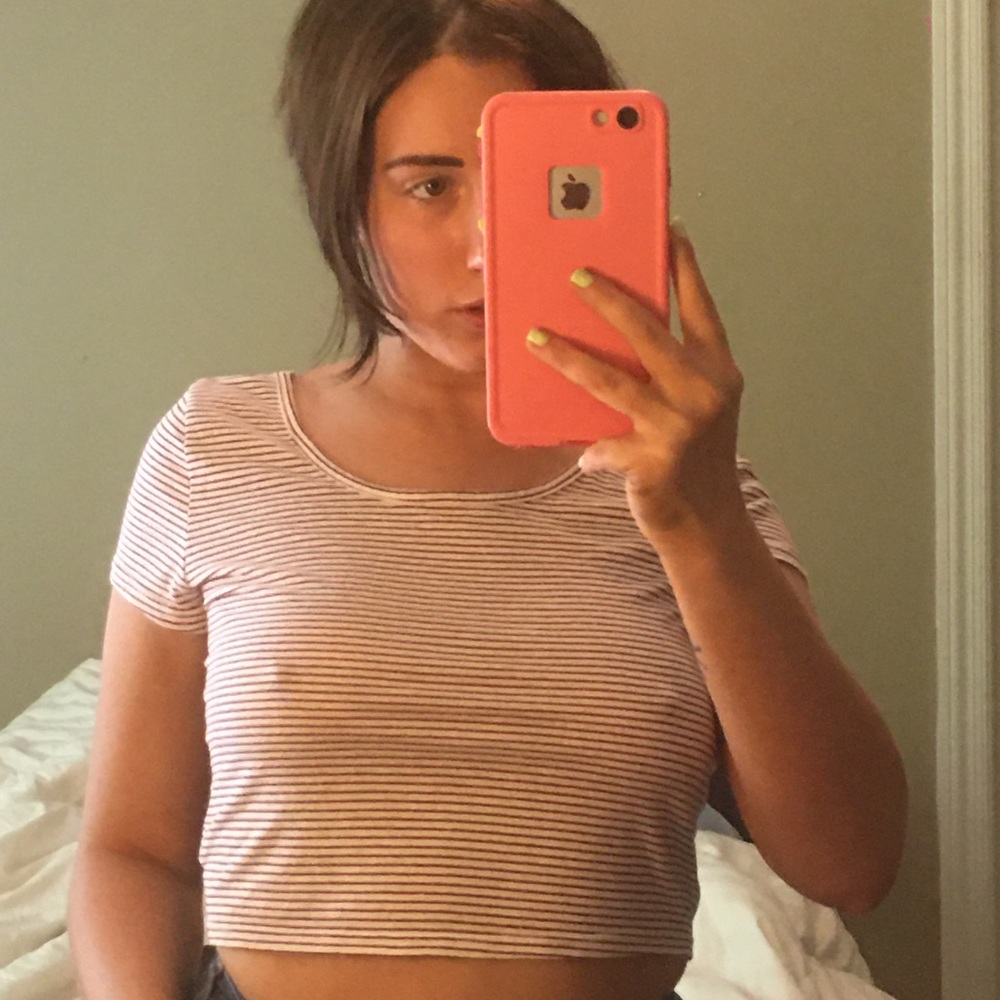 Red & white crop top